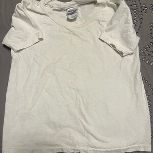 Gently used Gildan youth XS plain white tee - bundle to get 10/$10 deal!